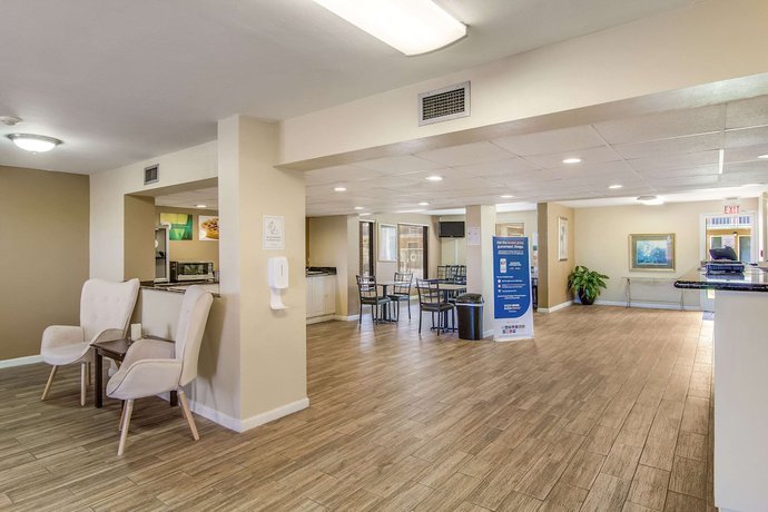 Imagen de los interiores del Hotel Suburban Studios Kingsland Near I-95. Foto 15