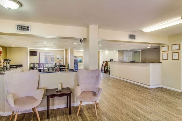 Imagen de los interiores del Hotel Suburban Studios Kingsland Near I-95. Foto 17