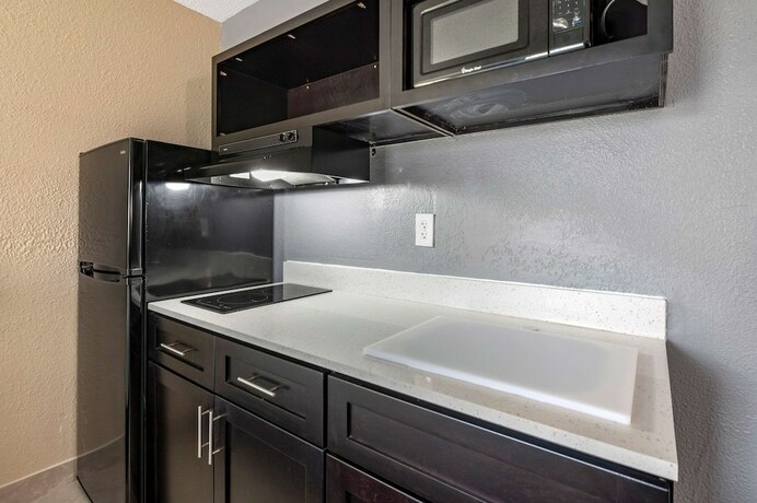 Imagen general del Hotel Suburban Studios Lafayette. Foto 1