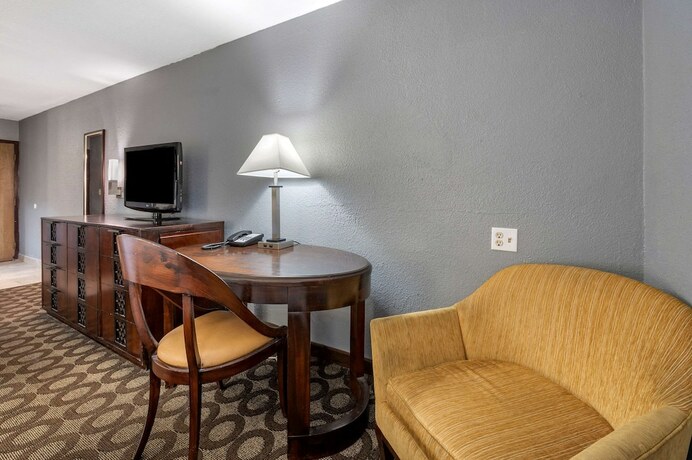 Imagen general del Hotel Suburban Studios Lafayette. Foto 7