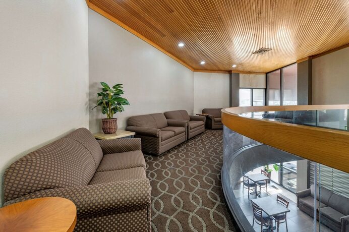 Imagen general del Hotel Suburban Studios Lafayette. Foto 9