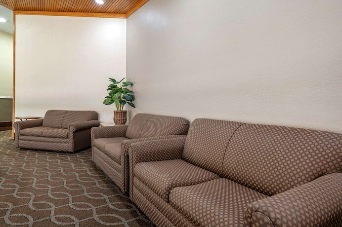 Imagen general del Hotel Suburban Studios Lafayette. Foto 13