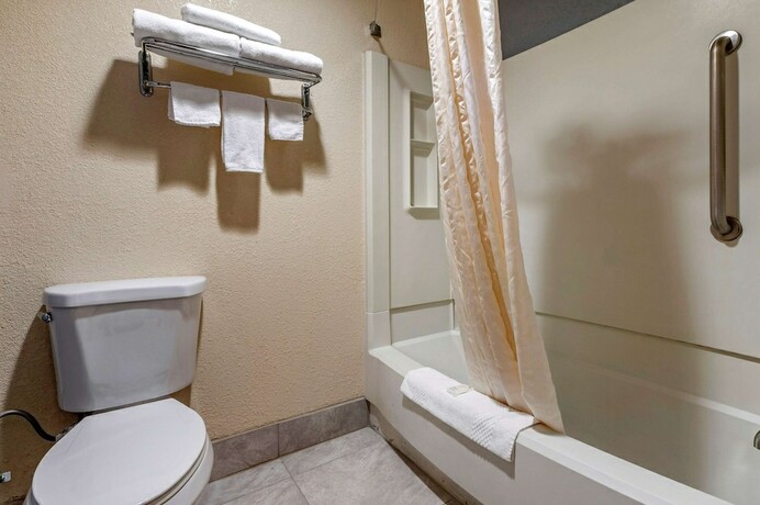 Imagen general del Hotel Suburban Studios Lafayette. Foto 14
