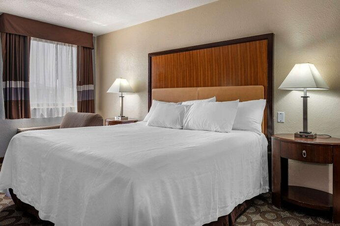 Imagen de la habitación del Hotel Suburban Studios Lafayette. Foto 17