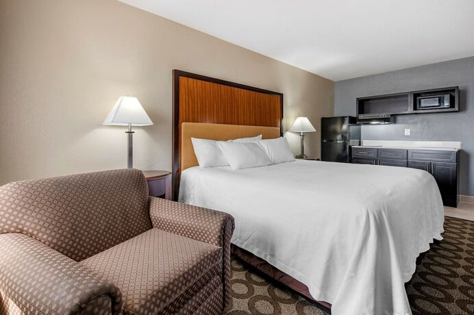 Imagen de la habitación del Hotel Suburban Studios Lafayette. Foto 20