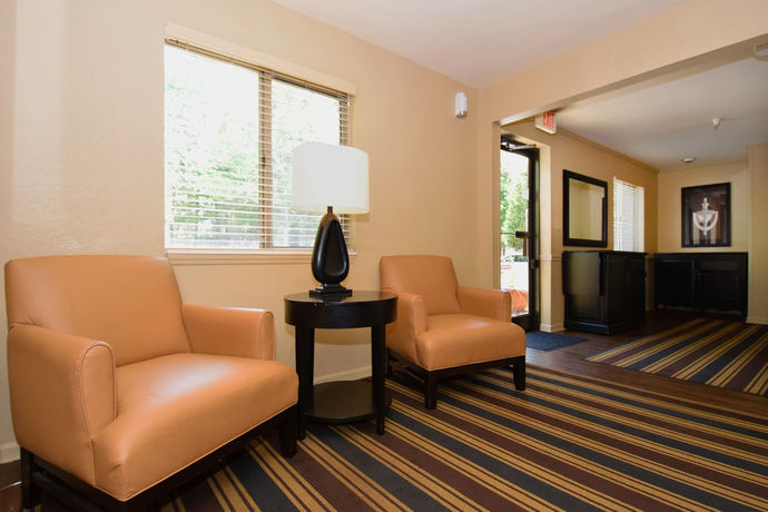Imagen de la habitación del Hotel Suburban Studios Louisville East. Foto 7