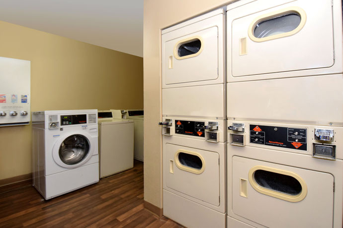 Imagen de los interiores del Hotel Suburban Studios Louisville East. Foto 15