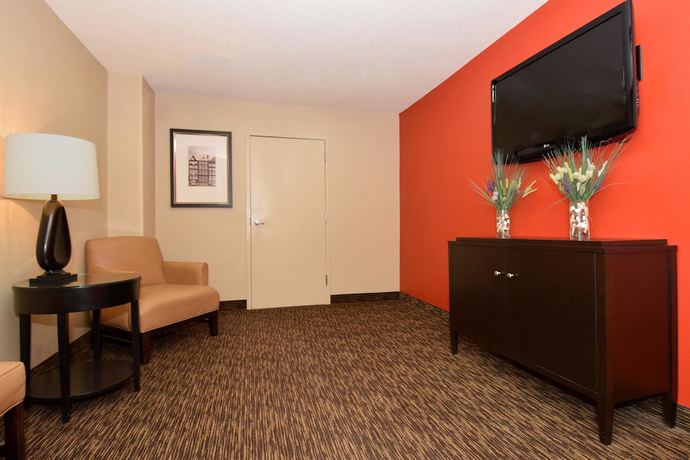 Imagen de los interiores del Hotel Suburban Studios Montgomery East I-85. Foto 20