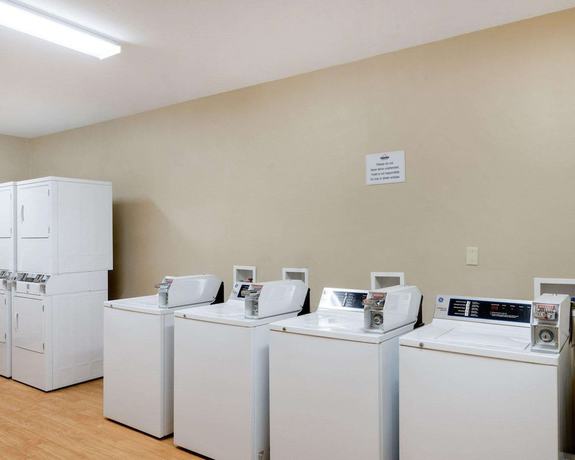 Imagen de los interiores del Hotel Suburban Studios Morgantown. Foto 20