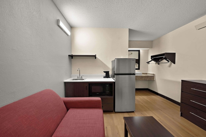 Imagen de la habitación del Hotel Suburban Studios Peoria. Foto 7