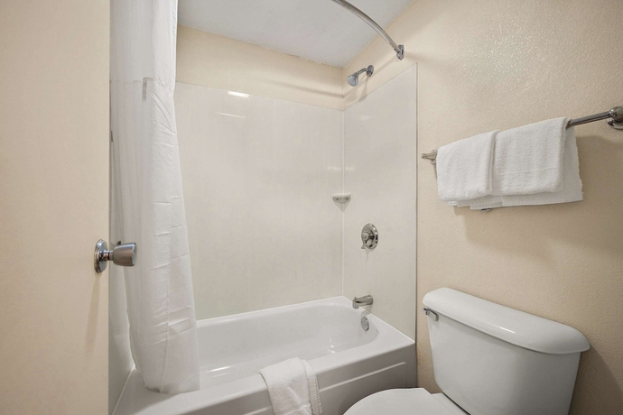 Imagen de la habitación del Hotel Suburban Studios Peoria. Foto 8