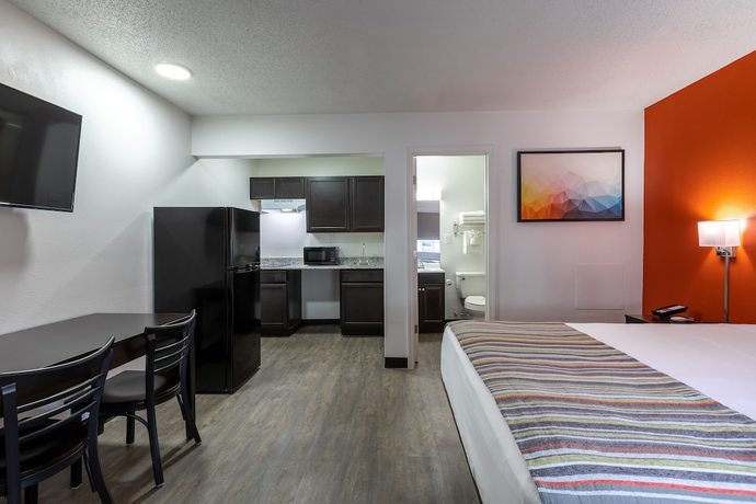 Imagen de la habitación del Hotel Suburban Studios, Spartanburg. Foto 6