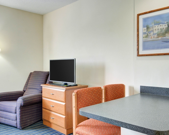 Imagen de la habitación del Hotel Suburban Studios Sterling - Washington Dulles. Foto 5