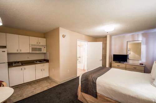 Imagen de la habitación del Hotel Suburban Studios Stuart Near Federal Hwy 1. Foto 9