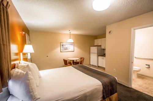 Imagen de la habitación del Hotel Suburban Studios Stuart Near Federal Hwy 1. Foto 10