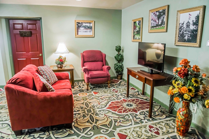 Imagen de los interiores del Hotel Suburban Studios Tallahassee Near University. Foto 9