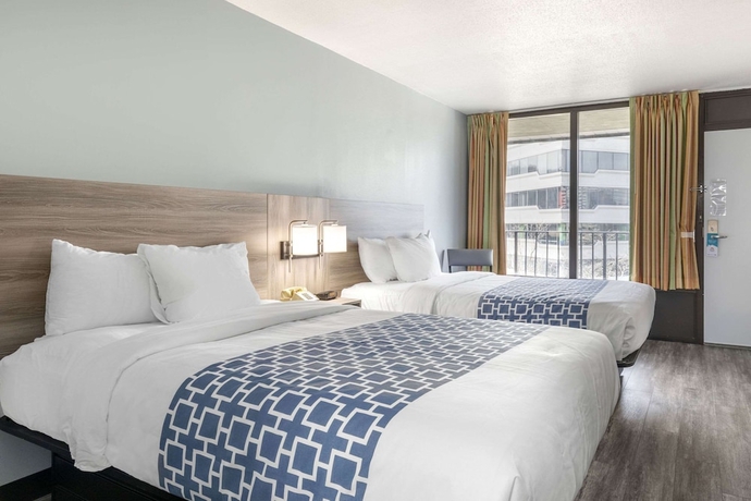 Imagen de la habitación del Hotel Suburban Studios Tysons Corner. Foto 3