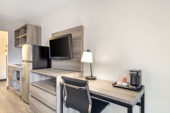 Imagen de la habitación del Hotel Suburban Studios Tysons Corner. Foto 7