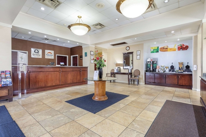 Imagen de los interiores del Hotel Suburban Studios Tysons Corner. Foto 16