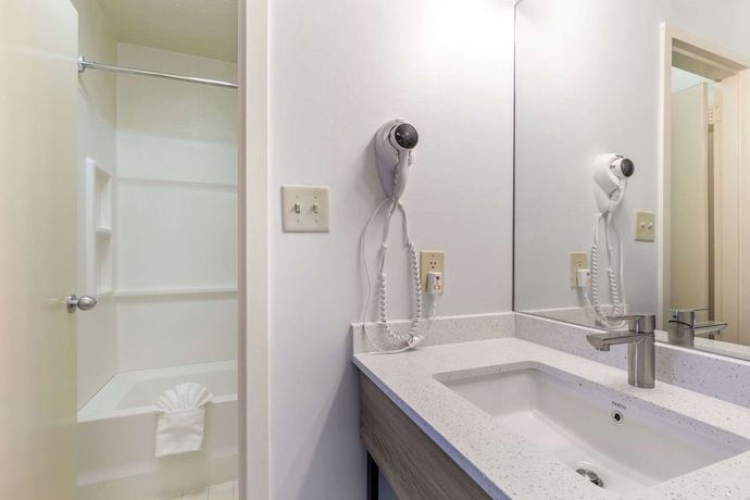 Imagen de la habitación del Hotel Suburban Studios Tysons Corner. Foto 14