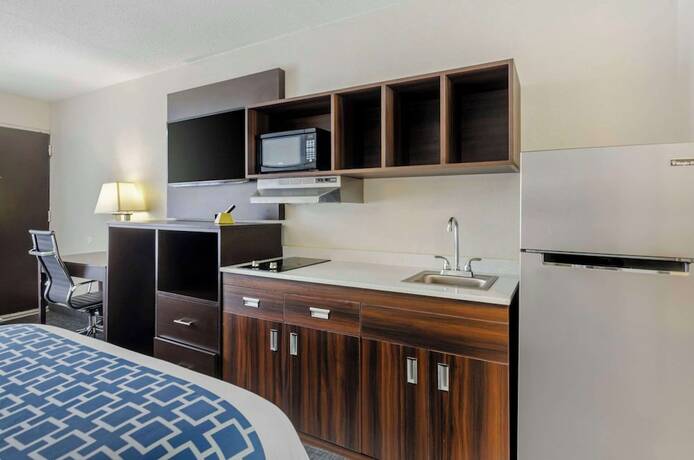 Imagen general del Hotel Suburban Studios Verona - Staunton North. Foto 8
