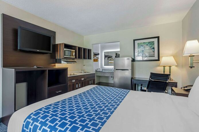 Imagen de la habitación del Hotel Suburban Studios Verona - Staunton North. Foto 20