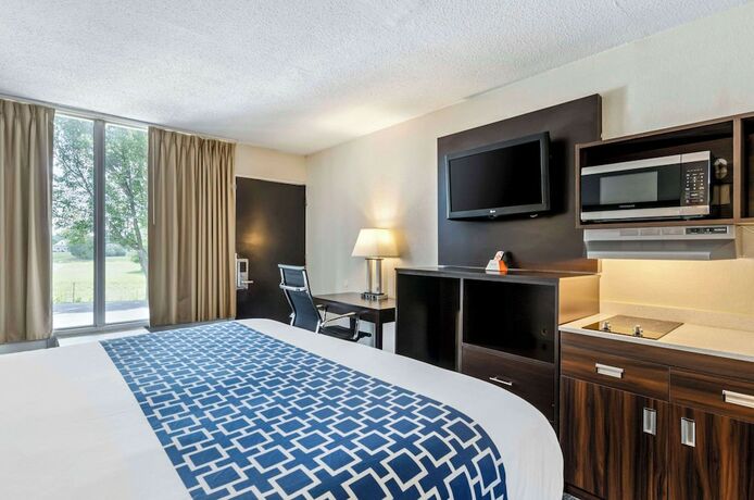 Imagen general del Hotel Suburban Studios Verona - Staunton North. Foto 11