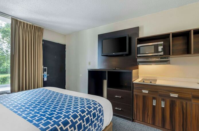 Imagen general del Hotel Suburban Studios Verona - Staunton North. Foto 12