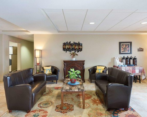 Imagen de los interiores del Hotel Suburban Studios Wheeling - Triadelphia. Foto 18