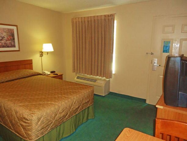 Imagen de los interiores del Hotel Suburban Studios Winston Salem-University Parkway. Foto 9