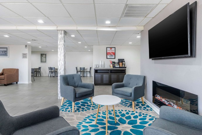 Imagen de los interiores del Hotel Suburban Studios at the University. Foto 12