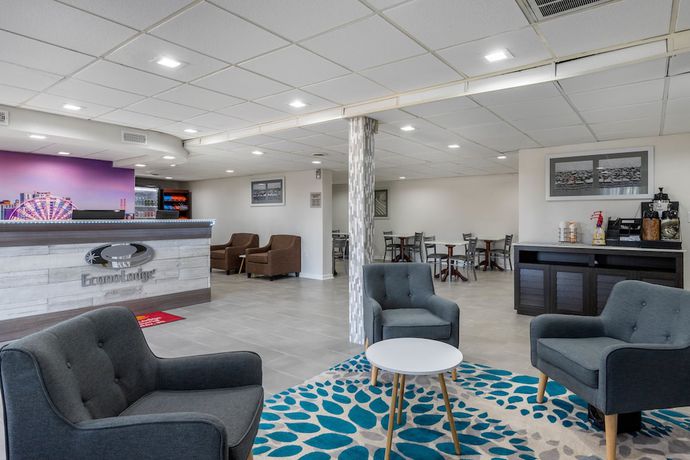 Imagen de los interiores del Hotel Suburban Studios at the University. Foto 13
