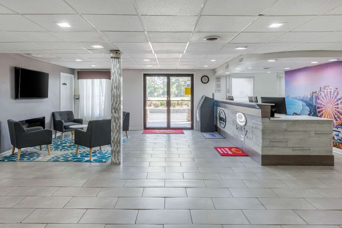 Imagen de los interiores del Hotel Suburban Studios at the University. Foto 14