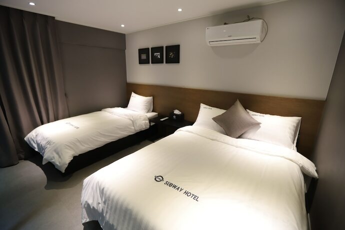 Imagen de la habitación del Hotel Subway. Foto 3