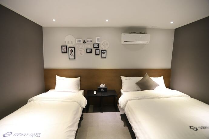 Imagen de la habitación del Hotel Subway. Foto 6