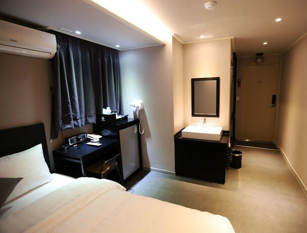 Imagen de la habitación del Hotel Subway. Foto 10