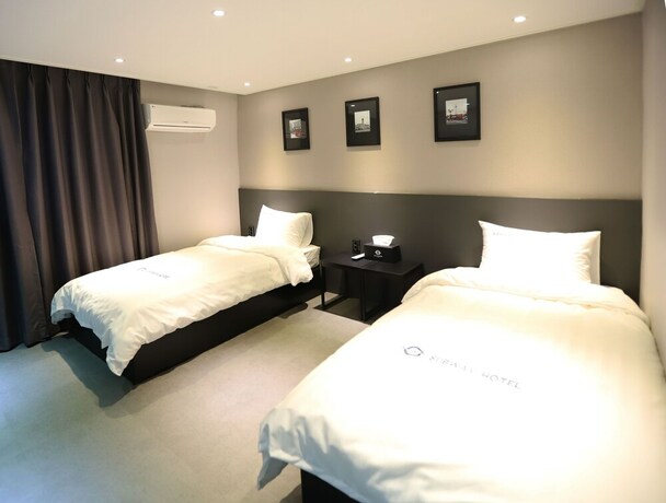 Imagen de la habitación del Hotel Subway. Foto 12