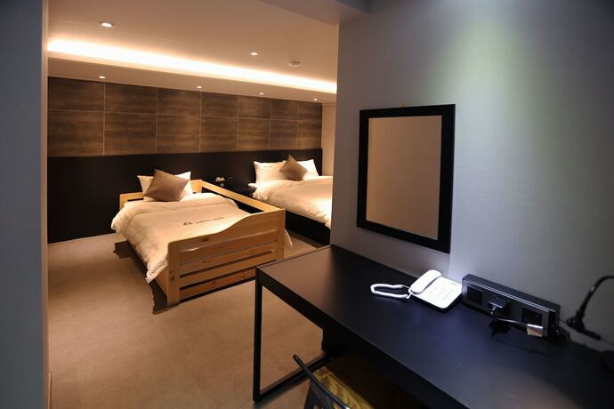 Imagen de la habitación del Hotel Subway. Foto 14