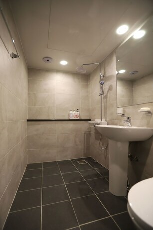 Imagen de la habitación del Hotel Subway. Foto 17