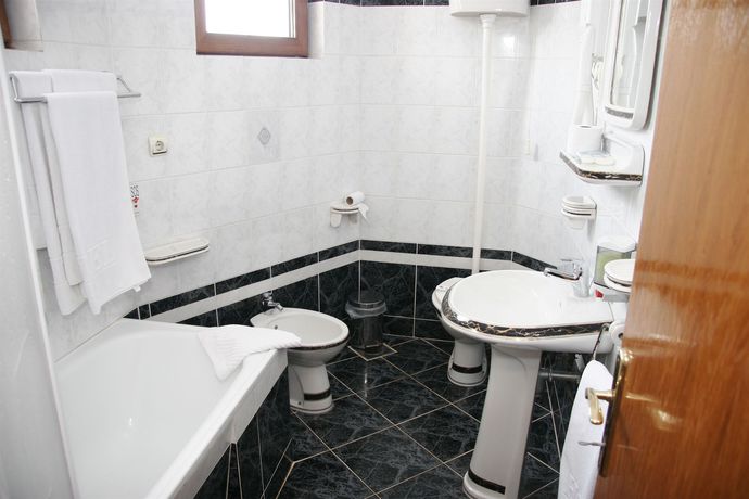 Imagen de la habitación del Hotel Sucevic. Foto 3