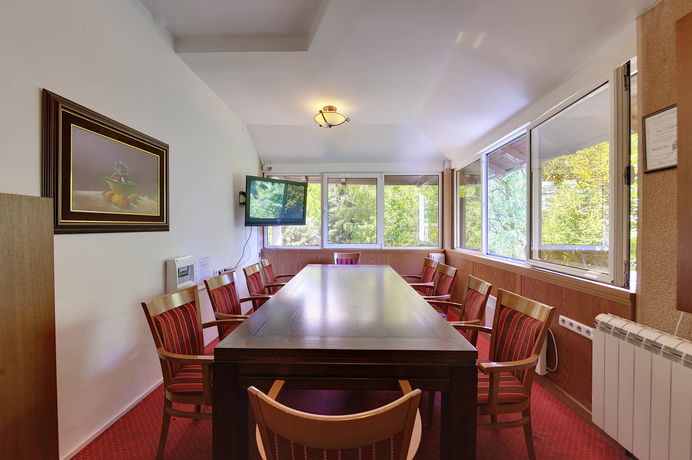 Imagen de los interiores del Hotel Sucevic. Foto 12