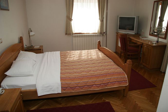 Imagen de los interiores del Hotel Sucevic. Foto 13