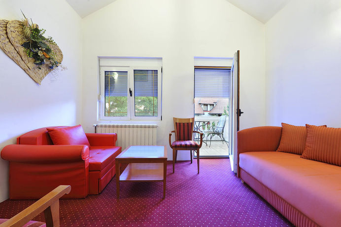 Imagen de los interiores del Hotel Sucevic. Foto 16