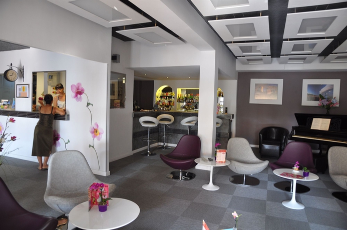 Imagen de los interiores del Hotel Sud. Foto 9