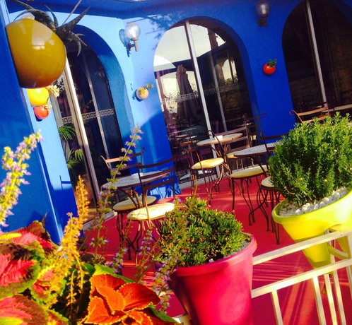 Imagen de los exteriores del Hotel Sud. Foto 8