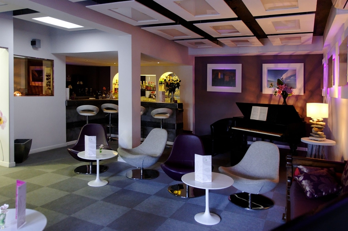 Imagen de los interiores del Hotel Sud. Foto 11