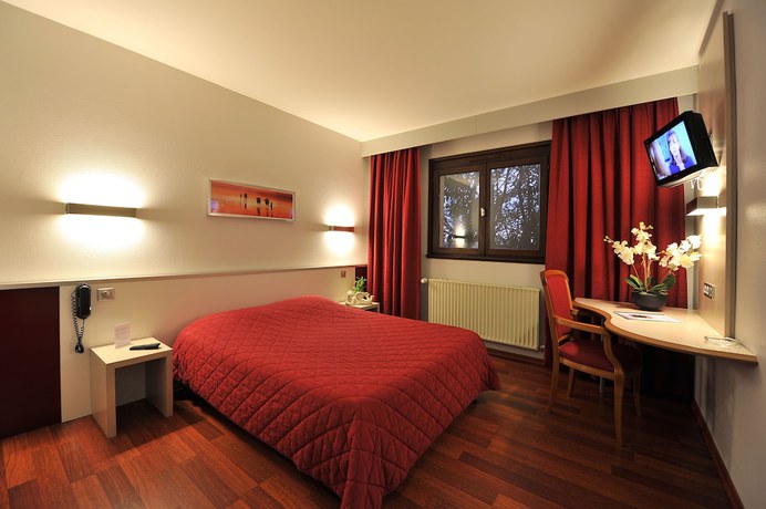 Imagen de la habitación del Hotel Sud H&ocirc;tel, Huttenheim. Foto 6