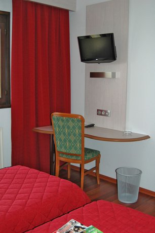 Imagen de la habitación del Hotel Sud H&ocirc;tel, Huttenheim. Foto 12
