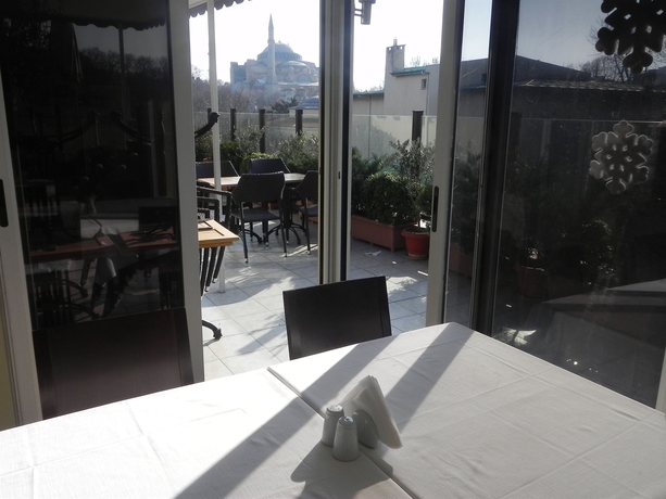 Imagen del bar/restaurante del Hotel Sude Konak - Special Class. Foto 2