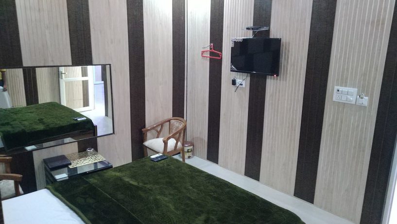 Imagen de la habitación del Hotel Sudhirs. Foto 8